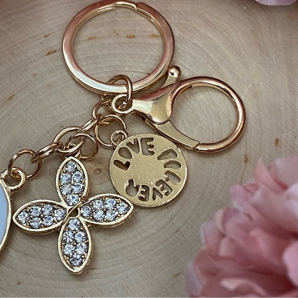White and Gold Crystal Flower Clover Keychain Charm - Picture 10 of 15